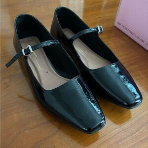 Intentionally Blank Mary Jane Helsinki Flats
